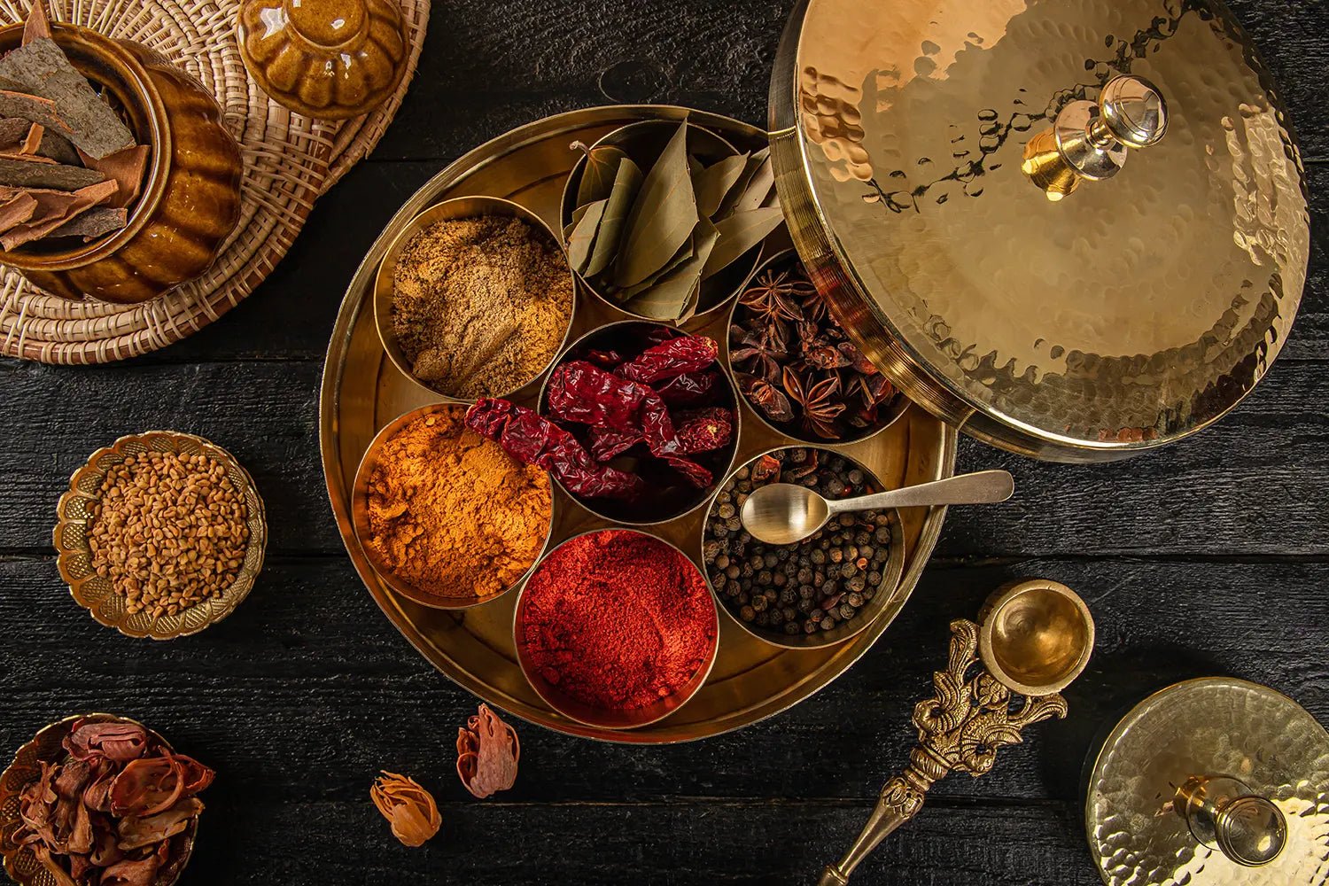Brass Masala Box - 7 Contaniers & Spoon - Kalasians