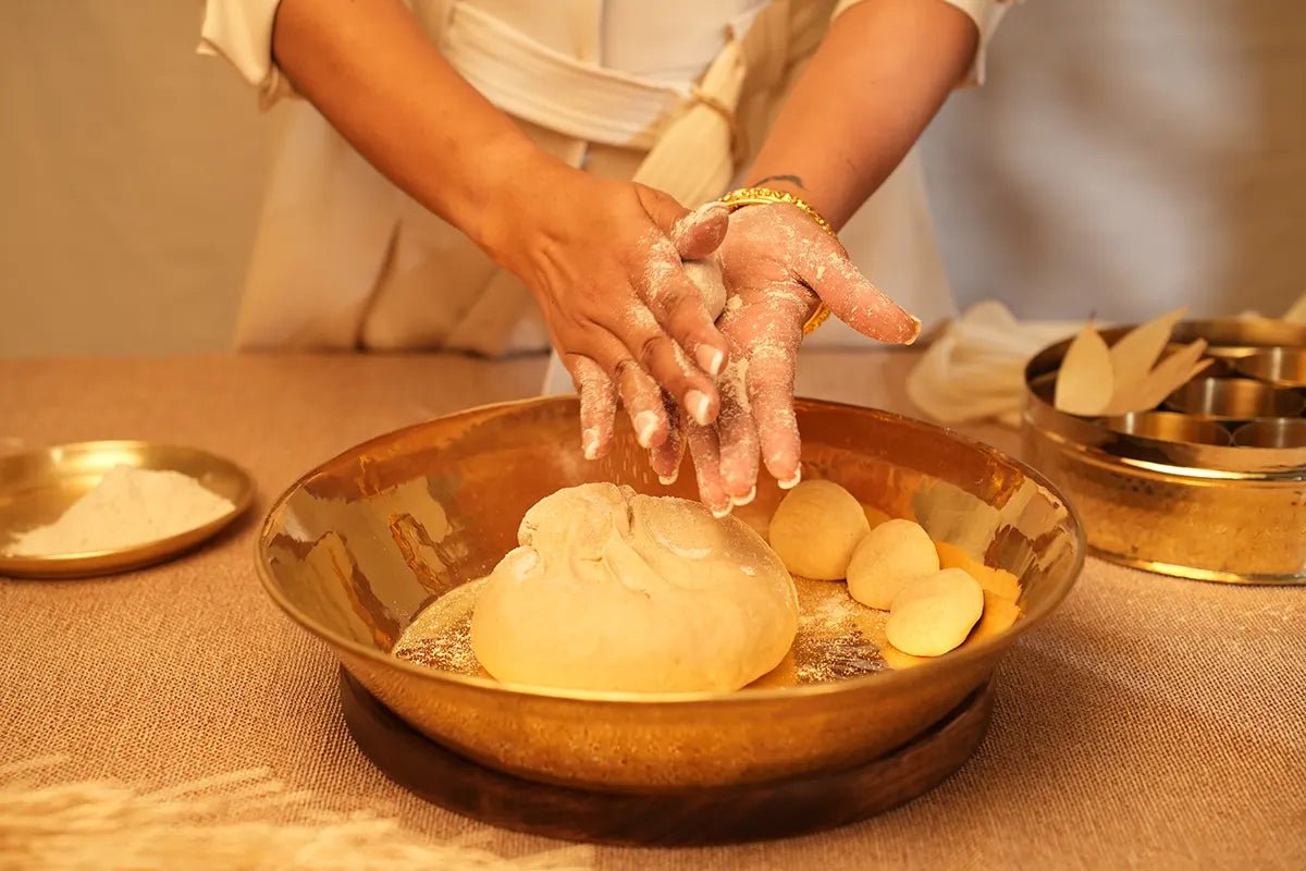 Brass Paraat - Handmade, Hammered Finish & Pure Brass - Kalasians