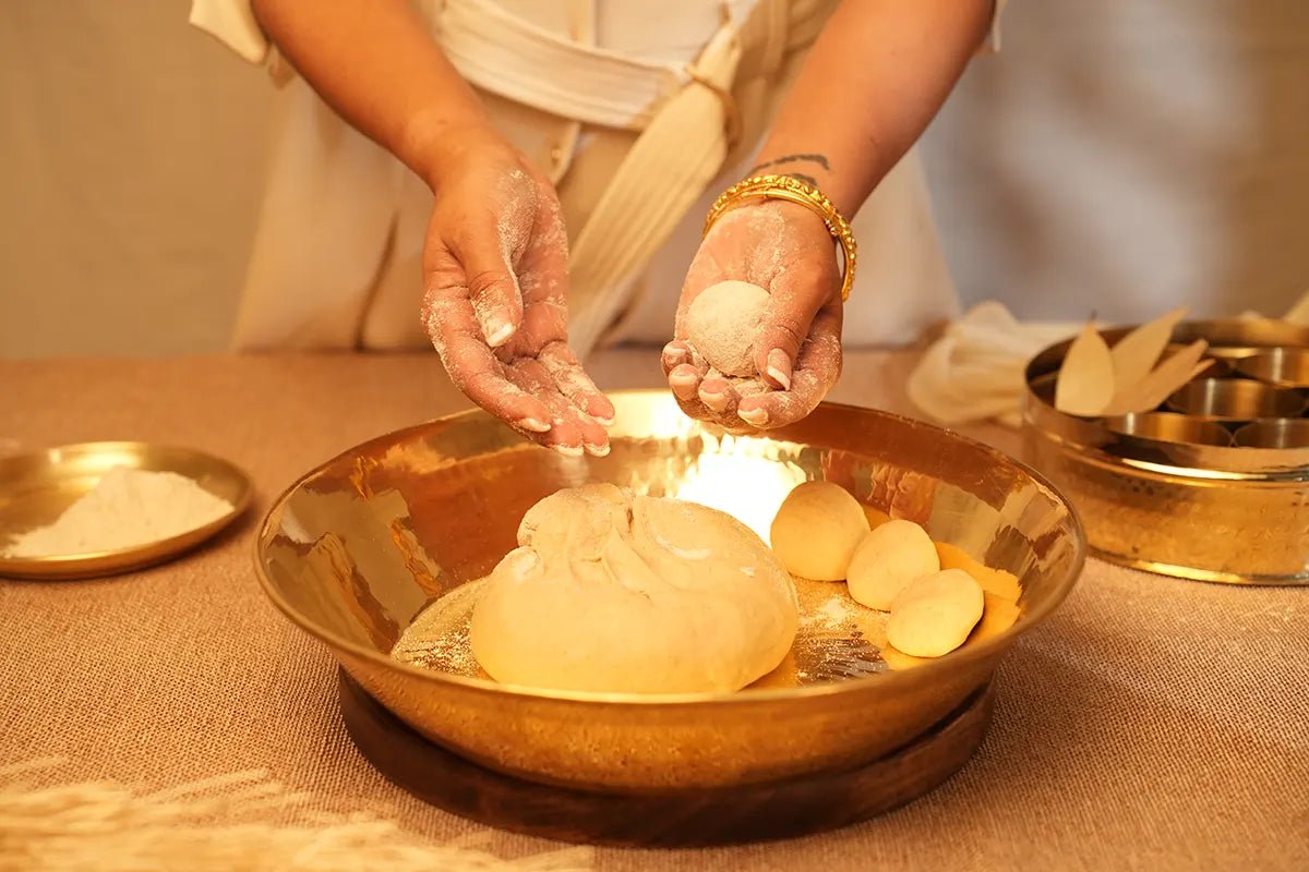 Brass Paraat - Handmade, Hammered Finish & Pure Brass - Kalasians