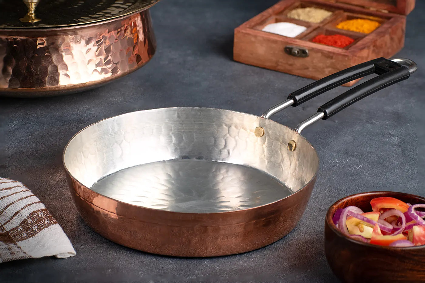Copper Frying Pan - Non-Stick & Heat-Resistant Handle